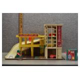 Vtg Fisher-Price Parking Ramp Service Center 930