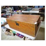 LATCHING PAINTED CHEST 30x12