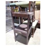 HEPPLEWHITE MAHOGANY WASH STAND 32'