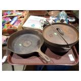 LODGE DUTCH OVEN + SKILLET
