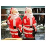 2 PLASTIC LIGHT-UP SANTAS