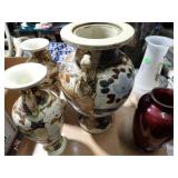 CERAMIC & ART GLASS VASES
