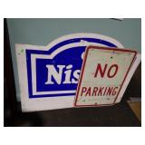 METAL NISSEN + NO PARKING SIGNS