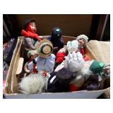 BOX OF BYERS CHOICE CAROLERS