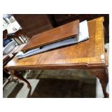 LG CLAW FOOT DINING TABLE W/ EXTRA LEAF