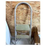 METAL STEP LADDER