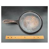Unmarked Vintage Cast Iron Round Griddle / Skillet