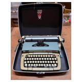 Smith Corona Classic 12 Manual Portable...