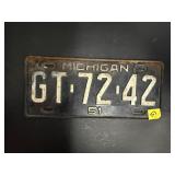 1951 Michigan License Plate GT-72-42 Original