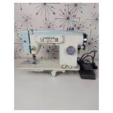 White 465 Zig Zag Sewing Machine TESTED