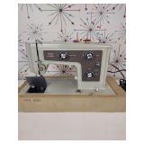 Kenmore 148.14221 Sewing Machine with Case  TESTED