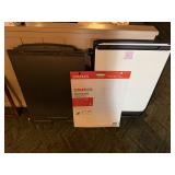 Lot of 2 Presentation Easels & Staples Easel Pad
