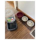 Vibrant Life Gravity Waterer & Pet Bowls Lot
