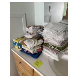Bath Towels Hand Towels Washcloths Linens Lot