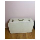 Lady Baltimore White Hardcase Vintage Suitcase