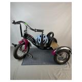 Schwinn Roadster Tricycle with Helmet