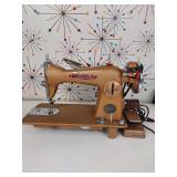 Fleetwood De-Luxe M24 Sewing Machine TESTED