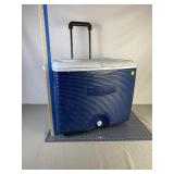 Rubbermaid 45-Qt Wheeled Cooler
