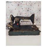 66 Singer Antique Sewing Machine TESTED AND RUNS