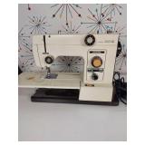 Universal 5510 Sewing Machine w Accessories TESTED