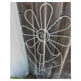 Decorative White Metal Flower Garden Trellis Stake