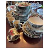 Sakura Casual Dinging by Oneida Dish Set