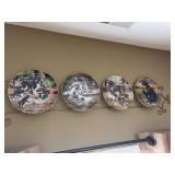 (4) Decorative Dog Plates with Holder