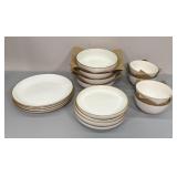 Over & Back 16-Piece Dinnerware: Cream