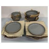 New Over & Back 16-Piece Dinnerware: Grey