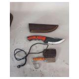 Set of 2 knives with sheaths