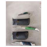Set of 3 knives w/ 2 sheaths