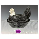 Hen on Bulging Rim Base