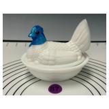 Hen on Bulging Rim Base