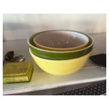 PYREX MIXING BOWLS