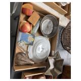 Lot with Metalware and Ceramics