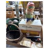 Lot with Figurine and fishing