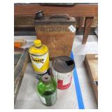 4pc Lot of Vintage Oil Containers