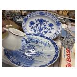 4 Pc Lot Blue White Porcelain Items