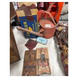 Lot with Vintage Items