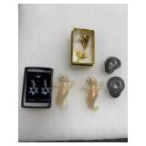 Jewelry Brooch and Earrings Lot