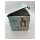 Lladro Porcelain Figurine Girl at Sink #4988