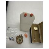 Jewelry and Collectibles Lot