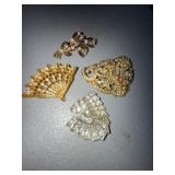 4 Vintage Pin Brooches and Dress Clip