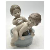 Lladro Porcelain Figurine 6411 Children Bathing 5"