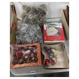 Christmas Ornaments & Decor Lot
