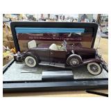 Franklin Mint 1935 Duesenberg Model J Car 12" Cas