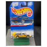 1999 Hot Wheels #924 Pikes Peak Tacoma