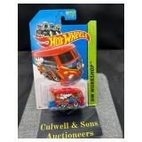 2013 Hot Wheels Volkswagen Kool Kombi