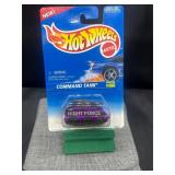 1995 Hot Wheels #486 Command Tank