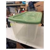 120QT STORAGE BIN WITH LID